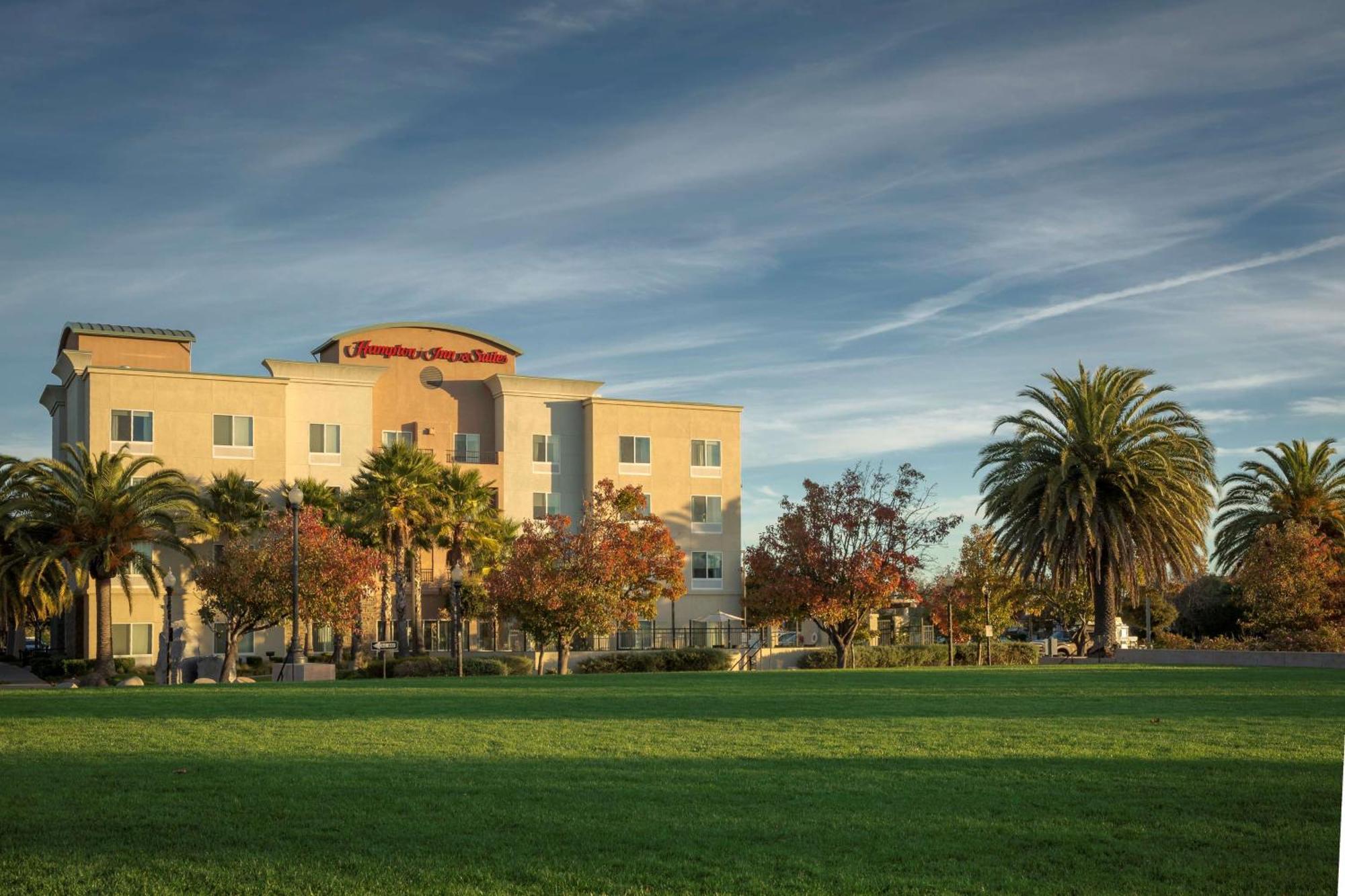 Hampton Inn & Suites Suisun City Waterfront Exterior foto
